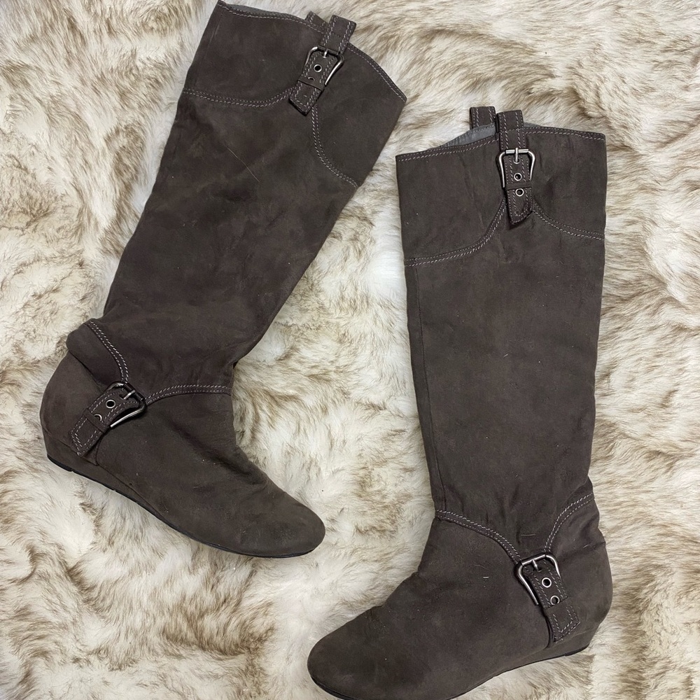 Coconuts by Matisse Grey Suede Boots